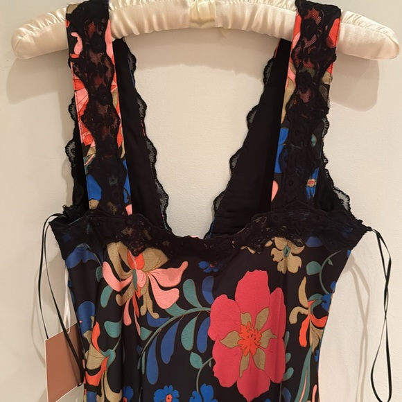 LINGERIE INSPIRED DRESS BLACK FLORAL PRINT WITH BLACK LACE DETAILS LINED SIZE S - Picture 10 of 13